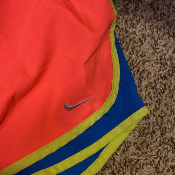 Nike shorts - Picture 2 of 3
